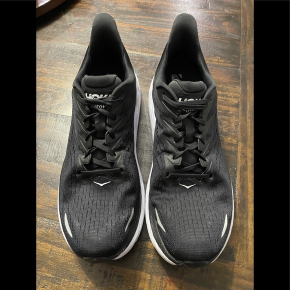 hoka running shoes stores